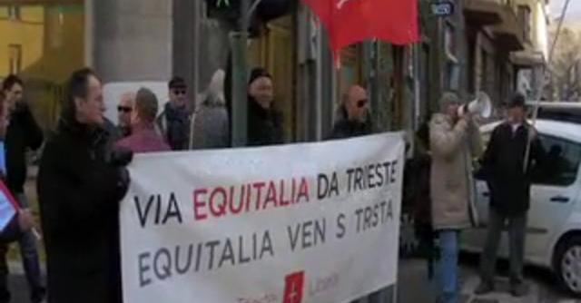 8 marzo 2012: il presidio di Trieste Libera in via Coroneo, davanti all'ufficio del Giudice di Pace.