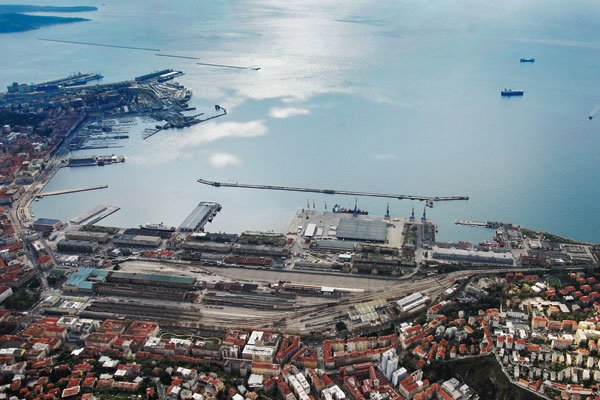Il Porto Franco internazionale del Territorio Libero di Trieste.