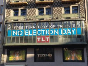 Sede di Trieste Libera nel 2014. Sulla veranda appare la scritta "No Election Day'. Trieste Libera non partecipa alle elezioni e non sostiene liste o candidati.