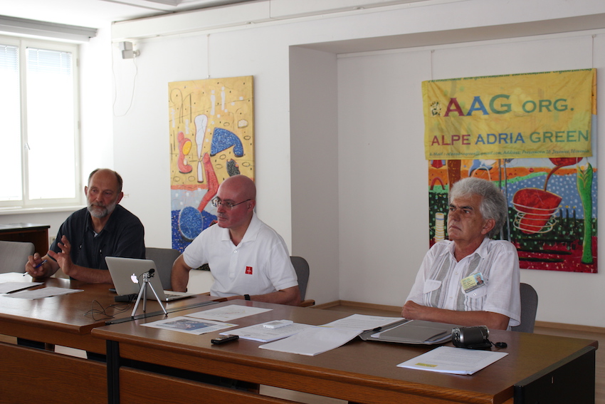 Da sinistra Franc Malečkar, Roberto Giurastante, Vojko Bernard (presidente AAG).