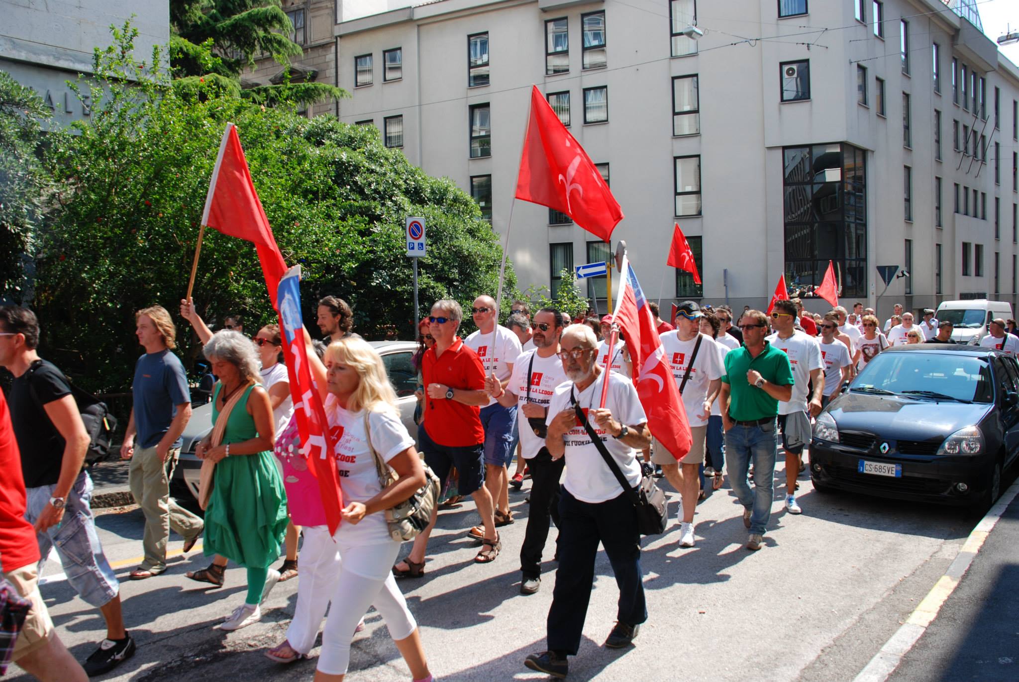 10 luglio 2013: Trieste Libera presidia la Commissione Tributaria (FOTO)