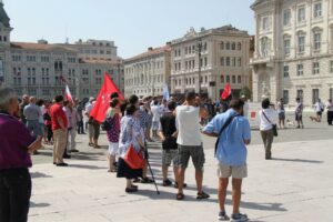 Manifestazione di Trieste Libera contro la sdemanializzazione del Porto Franco Nord (luglio 2012).