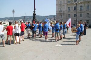 Manifestazione di Trieste Libera contro la sdemanializzazione del Porto Franco Nord (luglio 2012).